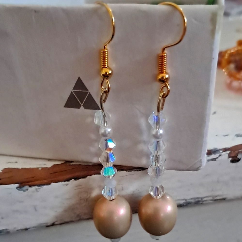 Elegant Gold and Pearl Bead Earrings